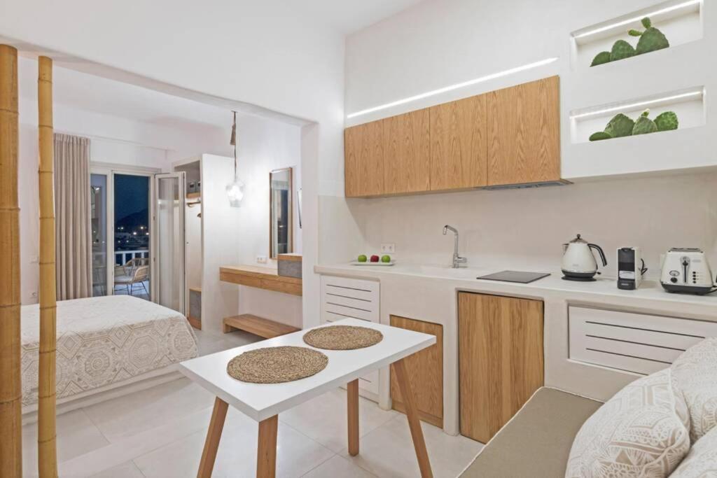 Vivere Inblue Pera Gyalos Exterior photo